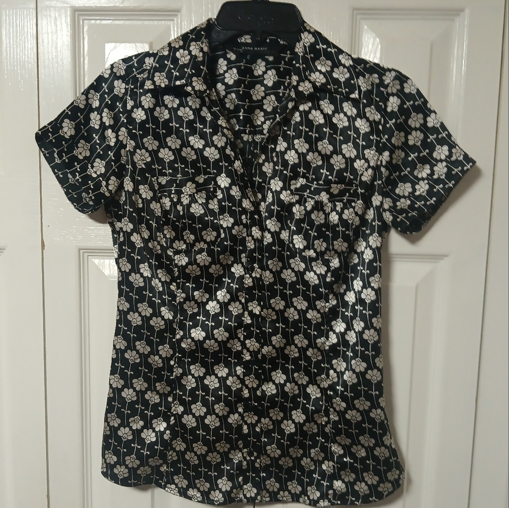 Zara Black and White Fitted Button Down Shirt